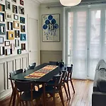 Stylish Parisian Montmartre 2Br Apartment