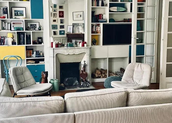 Stylish Parisian Montmartre 2Br Apartment