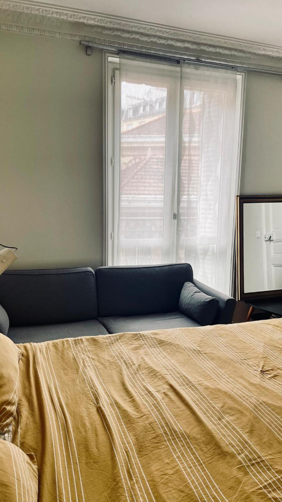 Stylish Parisian Montmartre 2br Appartement Paris