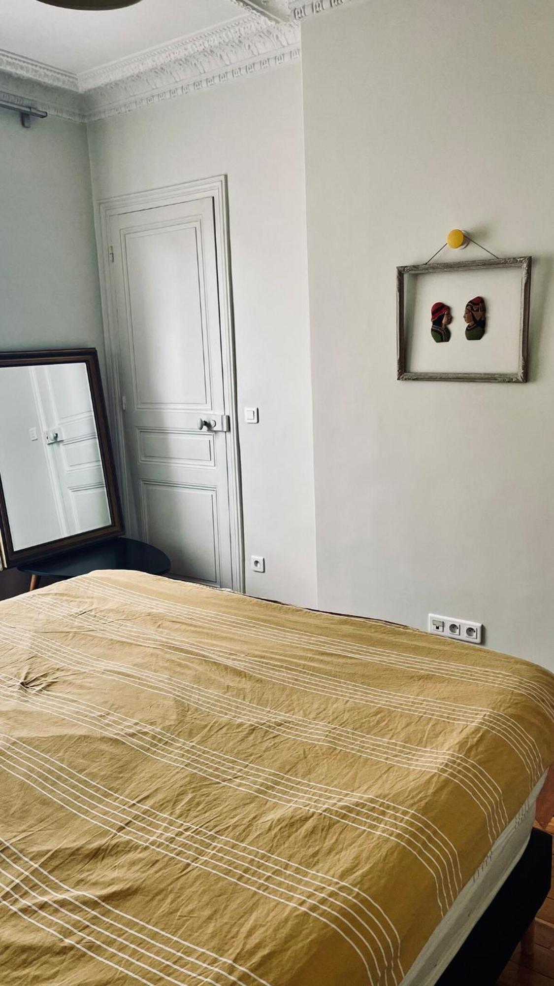 Stylish Parisian Montmartre 2br