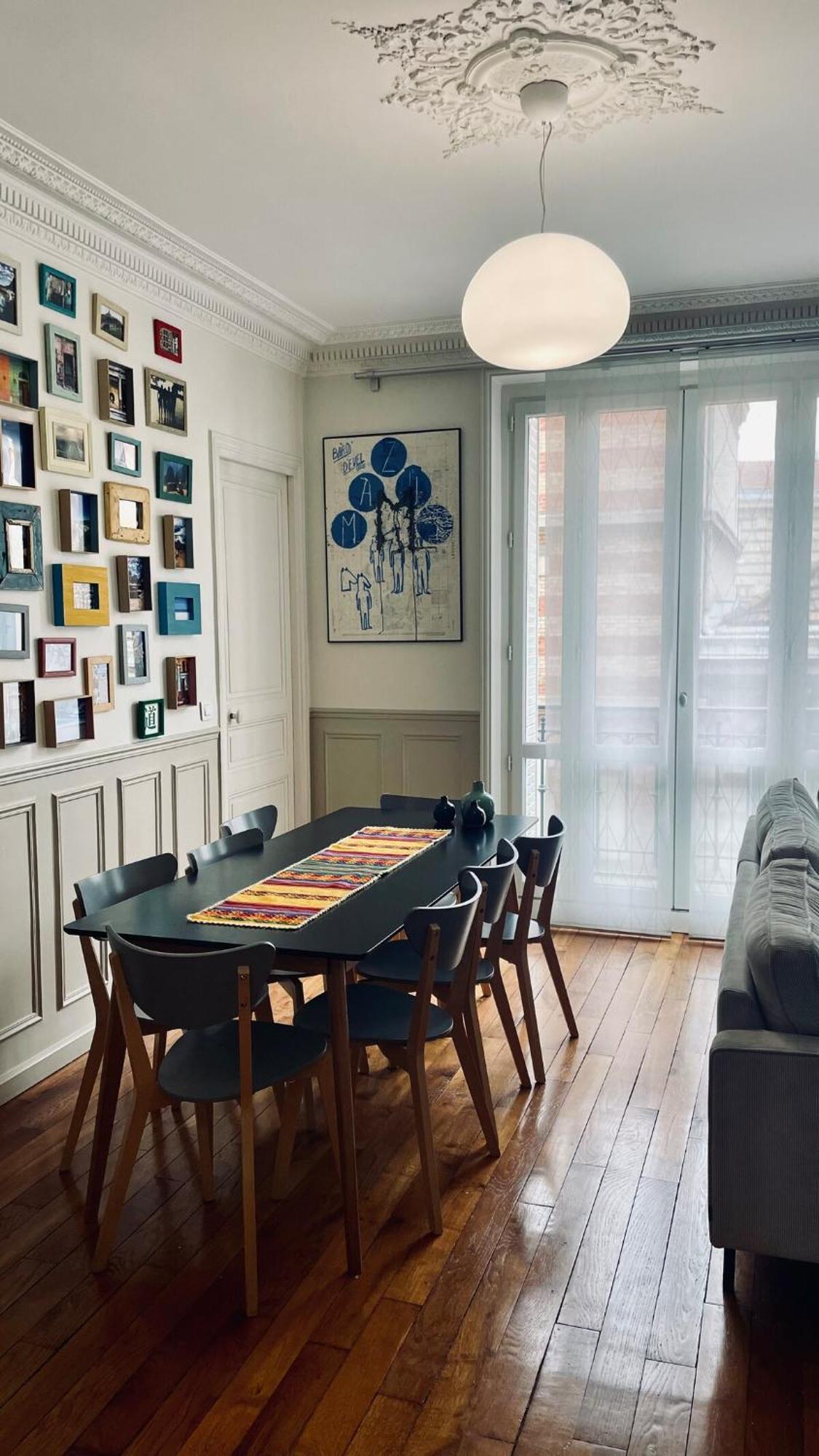 Stylish Parisian Montmartre 2br Paris