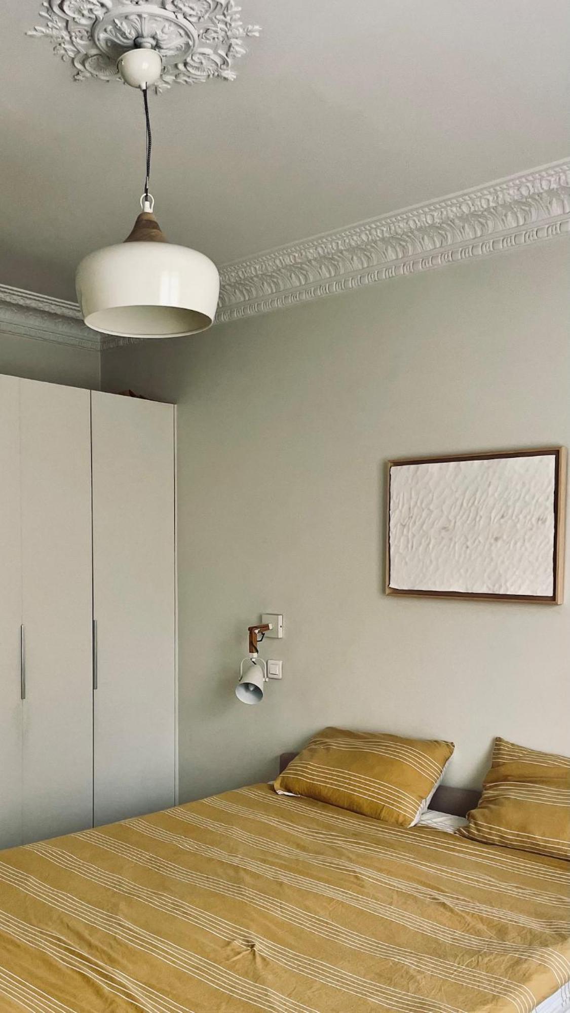 Stylish Parisian Montmartre 2br Appartement