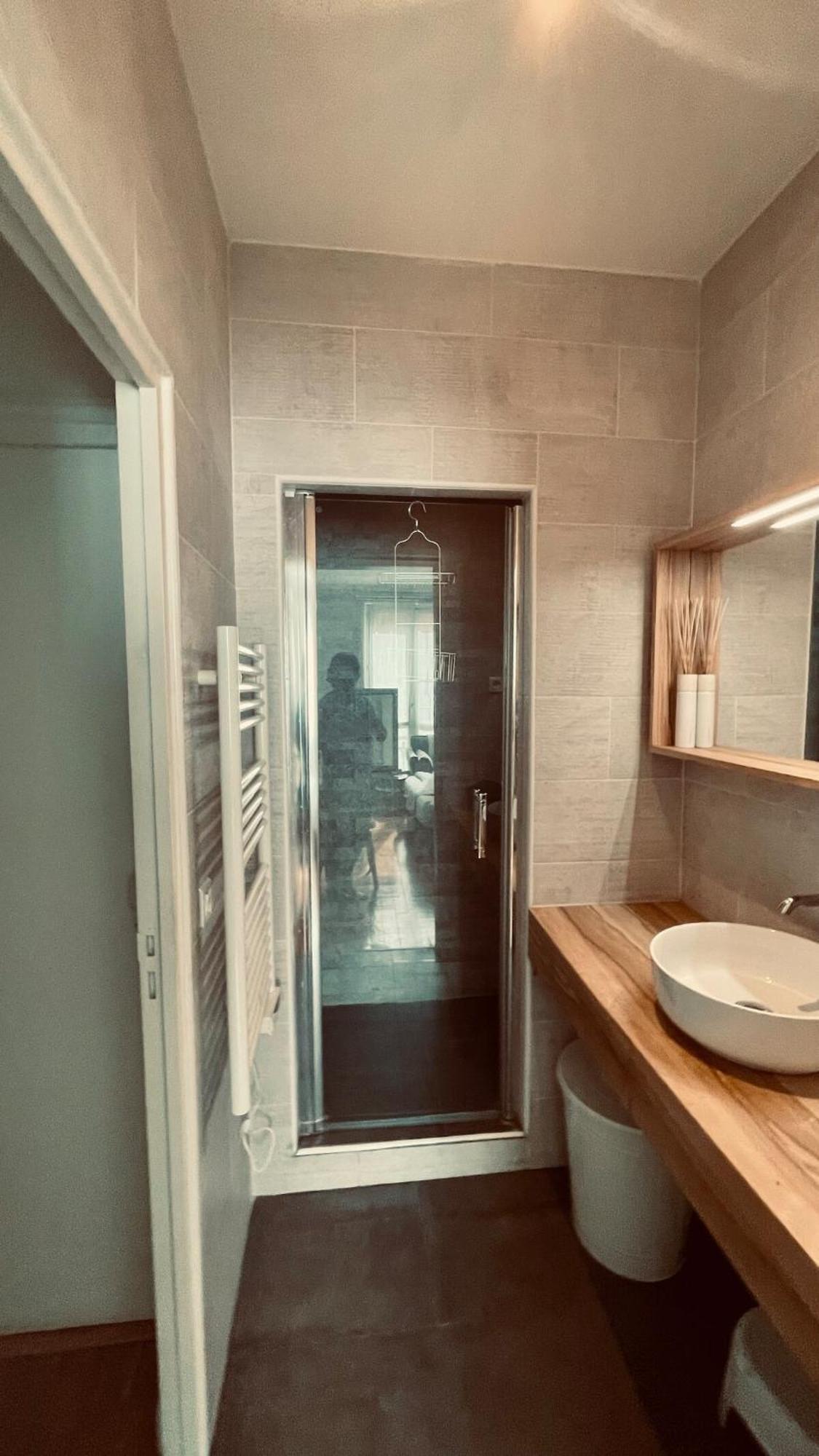 Apartment Stylish Parisian Montmartre 2br Paris